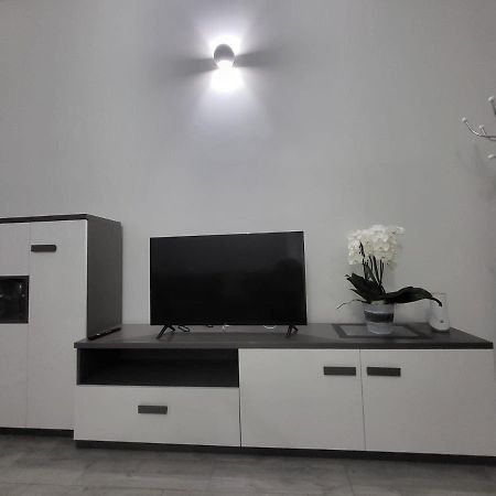 Bilocale Liberty Apartment Viggiù Екстериор снимка