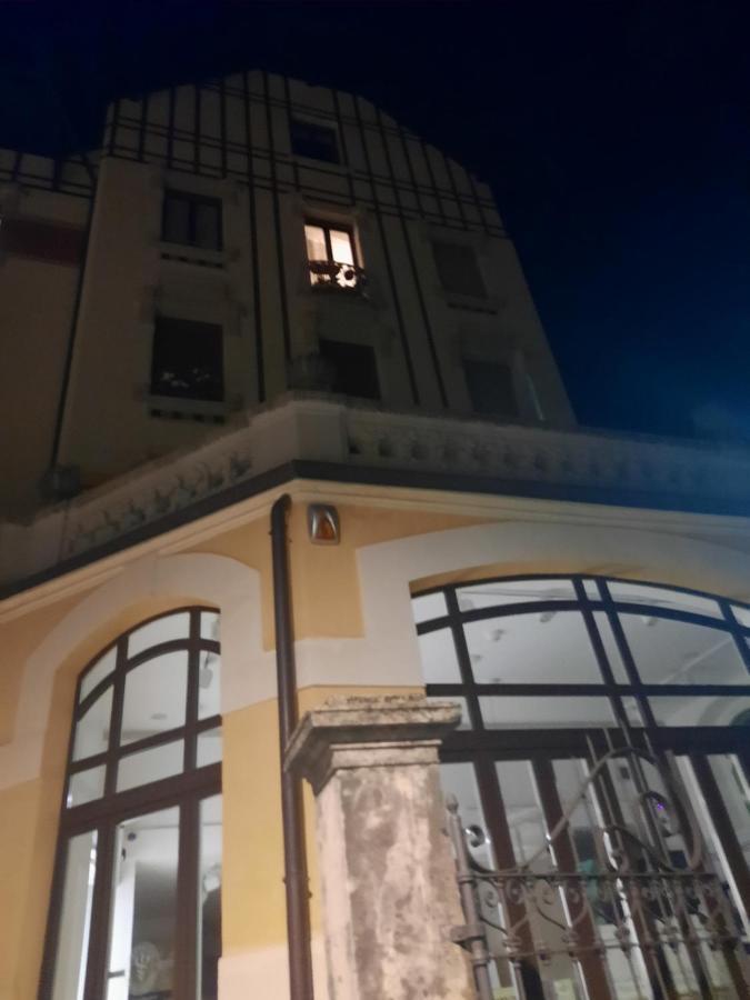 Bilocale Liberty Apartment Viggiù Екстериор снимка
