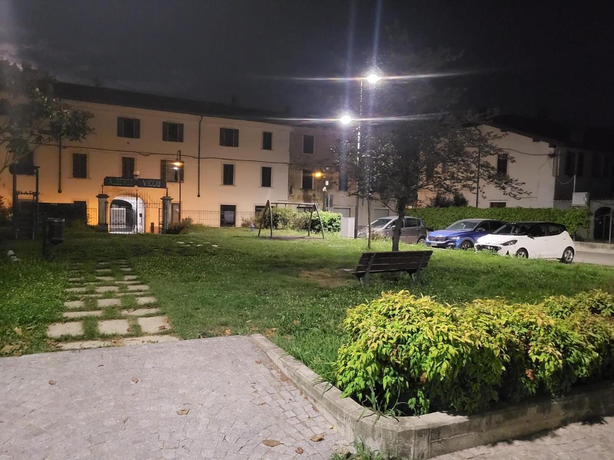 Bilocale Liberty Apartment Viggiù Екстериор снимка